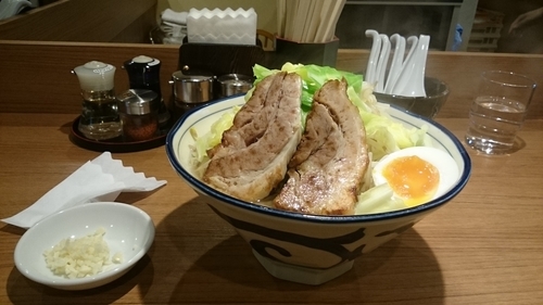 「醤油とんこつ・大盛(ヤサイアブラ)￥８９０」@らーめん勇の写真