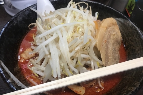 「大辛肉味噌麺【800円】＋チャーシュー1枚【100円】」@元祖旨辛系タンメン 荒木屋の写真