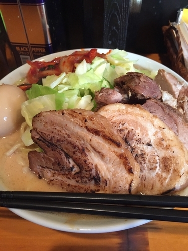 「ありがとうラーメン（850円）+特製（250円）」@ファットンの写真