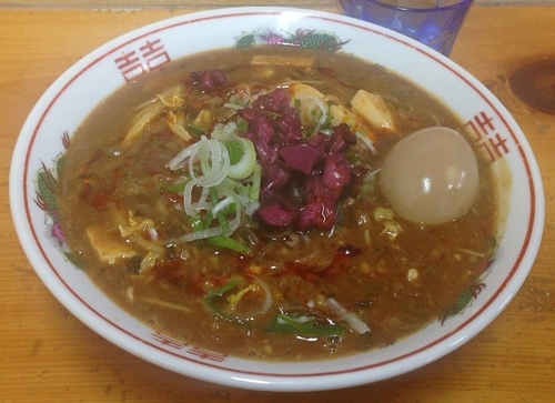「ピリ辛納豆トロミ麺(限定･半ライス付)＋味玉」@口樂の写真