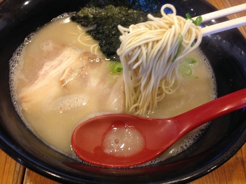 「博多ラーメン　￥５８０」@博多ラーメン 本丸亭 大府本店の写真