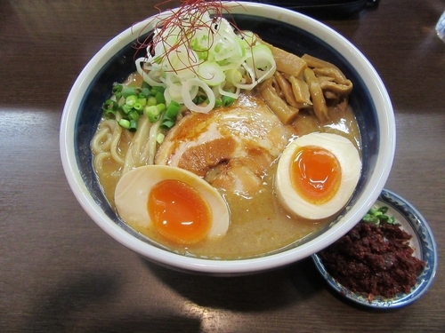 「味玉味噌中華そば（９００円）＋大盛５０円＋エビ辛し１００円」@中華そば・つけそば 浜屋の写真