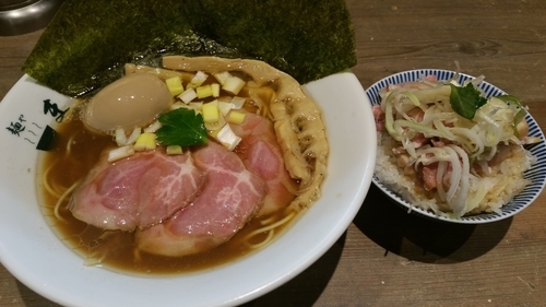 「得製中華そば（950円）+ミニチャーシュー丼（200円）」@麺やまつ本の写真