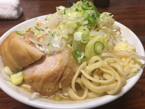「ミニラーメン710円、ネギ、ニンニク、野菜少なめ」@ちばからの写真
