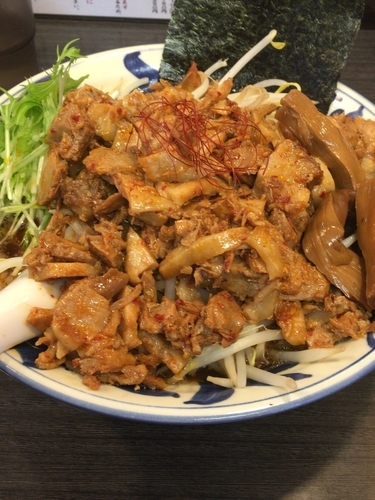 「辛ザク切りチャーシュー醤油  ￥800」@ラーメンつけ麺 奔放の写真