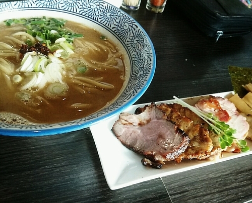 「チャーシュー豚骨魚介ラーメン」@麺処 ほん田 nijiの写真