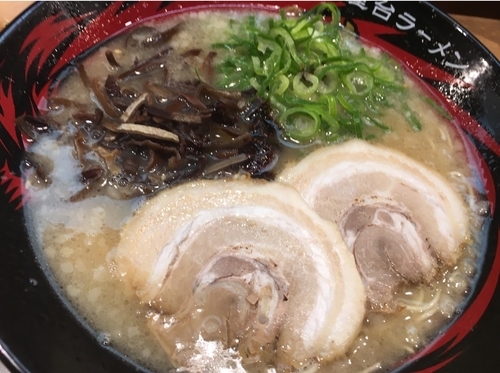 「赤ダレとんこつラーメン」@元祖博多中州屋台ラーメン 一竜 御茶ノ水北口店の写真