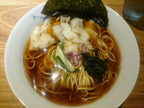 「わんたんそば（海老・豚ミックス）￥870」@煮干しそば ウメノキスズメの写真