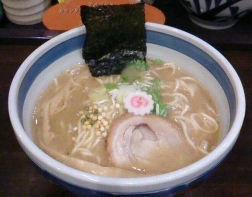 「らー麺」@東京駅 斑鳩の写真