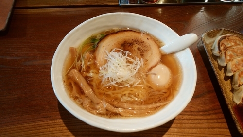 「醤油ラーメン半熟煮玉子」@手打ちラーメン創房 舌笑家の写真