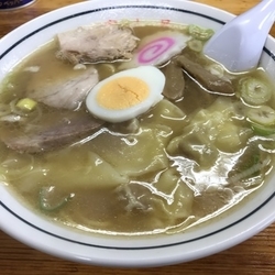 ワンタンめん 750円