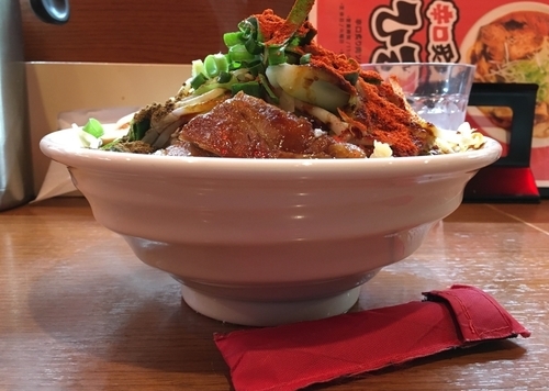 「辛口炙り肉ソバ『醤油野菜ダブル』」@辛口炙り肉ソバ ひるドラ 鶴橋店の写真