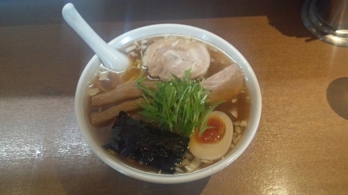 「和風だし醤油ラーメン（中）」@Dragon Noodle's ドラゴンラーメンの写真