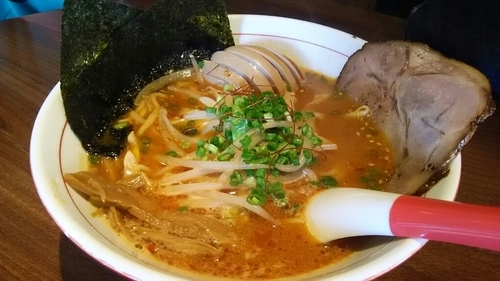 「辛味噌ラーメン&味たま」@麺屋 ○坊の写真