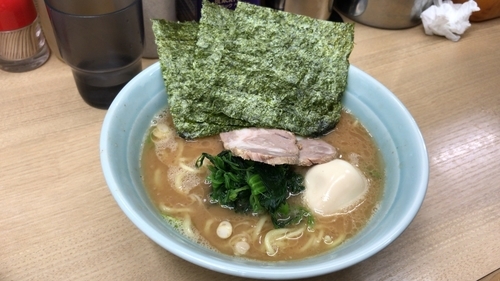 「味玉ラーメン 並 750円」@横浜らーめん 武蔵家 池袋店の写真