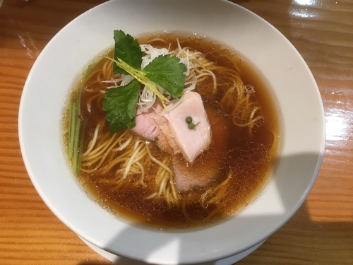 「鶏そば醤油900円」@麺LABOひろの写真