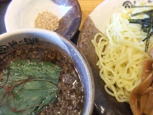 「つけ麺バリ黒」@らーめん岡崎 鶴ヶ島店の写真