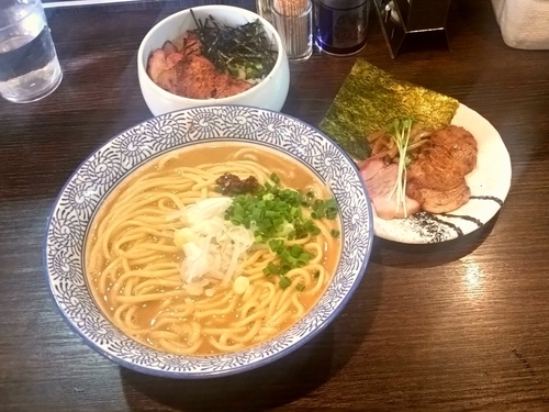 「豚骨魚介ラーメン」@麺処 ほん田 nijiの写真