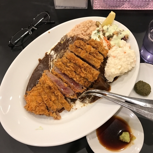 「【夜限定】牛かつカレー シングル 小盛④⑦⑨＋辛っ元気玉」@カレーは飲み物。 御徒町店の写真