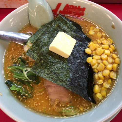 「特製味噌ラーメン730円バター60円コーン60円チャーシュー」@ラーメン山岡家 大泉店の写真