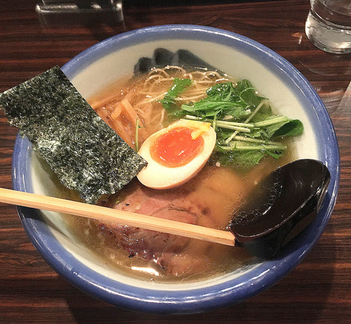 「柚子塩らーめん 980円」@AFURI 原宿店の写真