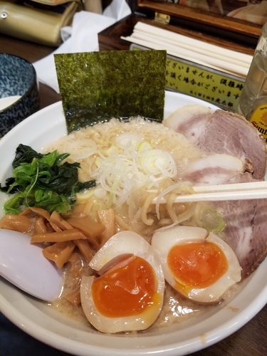 「特製醤油ラーメン」@あら焚き豚骨 虎太郎の写真