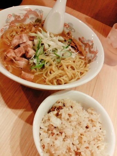 「味噌ラーメン780円＋ランチチャーハン250円」@さっぽろ 火武偉 恵比寿店の写真