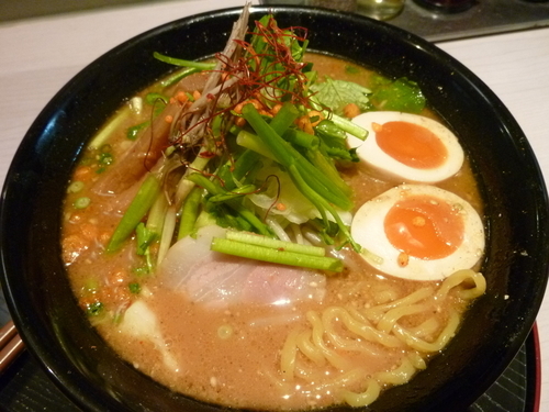 「【限定】煮干しとセリの味噌らーめん+味玉」@仙臺らーめん 味噌 三礎の写真