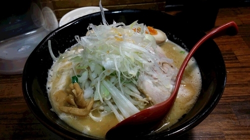 「味噌ラーメン（野菜・ニンニク増し）＋味玉子＋半ライス」@麺処 花田 池袋店の写真