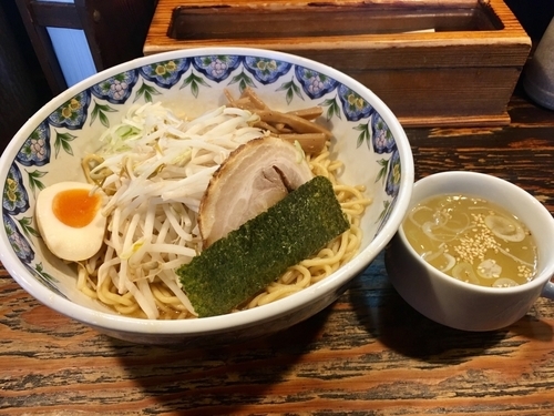 「油麺 大1.5玉 (スープ付) ¥750」@油麺専門店 江川亭 三鷹大沢店の写真