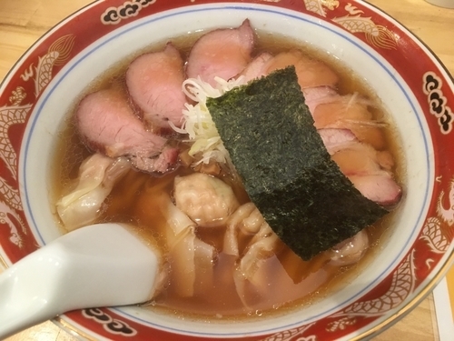 「チャーシューミックス（海老2、肉3）ワンタンメン1200円」@支那ソバ 玉龍の写真