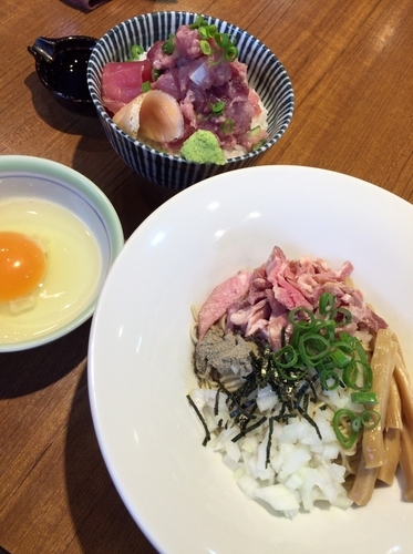 「【限定】まぜそば300円+海鮮丼」@寿製麺よしかわ 川越店の写真