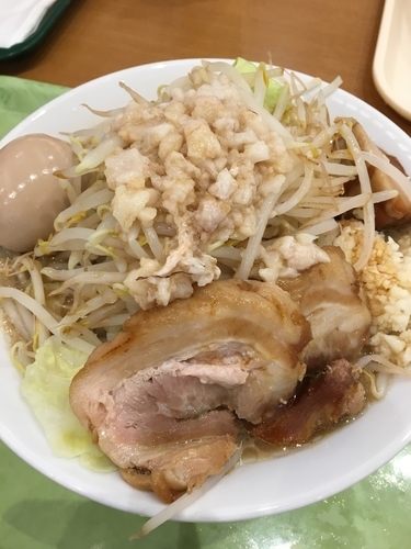 「豚玉ラーメン(全マシ)」@ジャンクガレッジ イオンレイクタウンmori店の写真