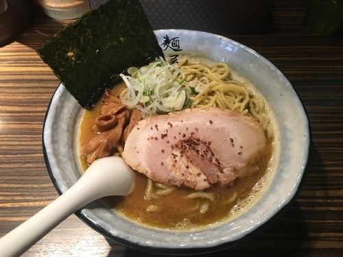 「醤油らあめん」@麺屋 利休の写真