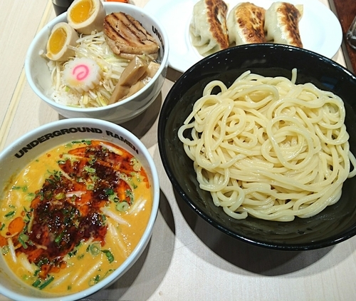 「坦々つけ麺　アンダーグラウン丼」@UNDERGROUND RAMEN 頑者 コクーンシティさいたま新都心店の写真