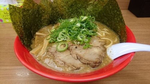 「超濃厚A級豚骨らーめん(麺硬・スープ濃いめ)＋海苔」@熱血らーめん in Yokohamaの写真