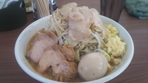 「ど豚骨ラーメン（味玉）＋唐揚げセット￥1,000」@宮二郎の写真