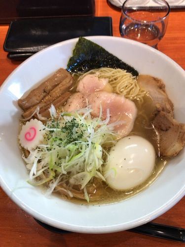 「特製淡麗中華そば 1,030円」@中華そば 輝羅の写真