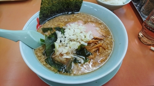 「【限定】プレミアム醤油とんこつ・・840円」@ラーメン山岡家 鷲宮店の写真