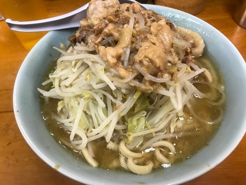 「ブタ入り(野菜少なめアブラカラメ)」@ラーメン二郎 新橋店の写真