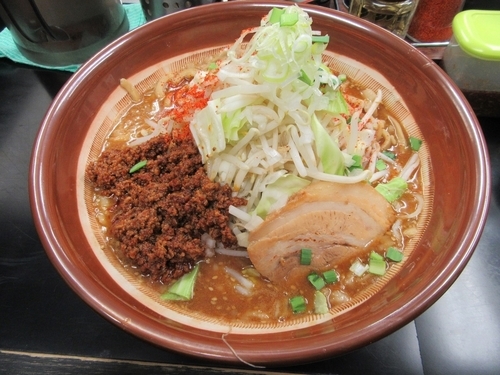 「稲妻味噌そば（９００円）＋特盛＋味玉」@雷神屋の写真