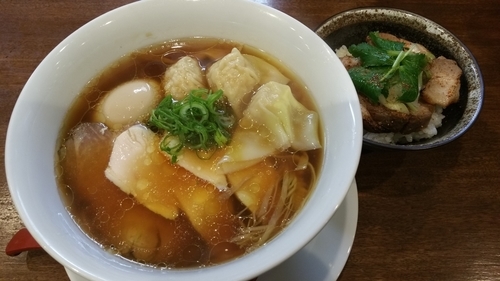 「特醤油らぁ麺(980円)+もち豚塩バラ飯(350円)」@麺や維新の写真