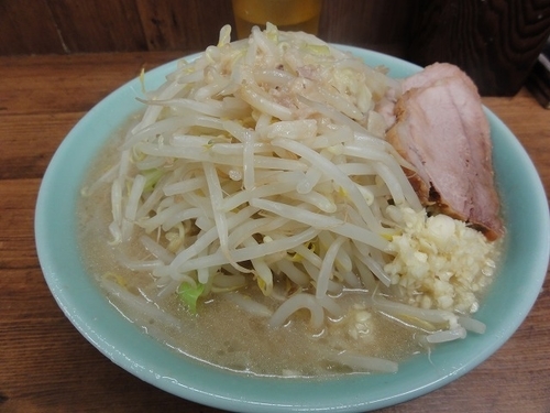 「ラーメン　700円　野菜ニンニク脂」@ラーメン二郎 池袋東口店の写真
