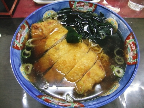 「肉香り揚げメン（900円）」@大黒屋の写真