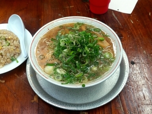 「Aラーメン+半チャーハン」@神戸ラーメン 第一旭 三宮本店の写真