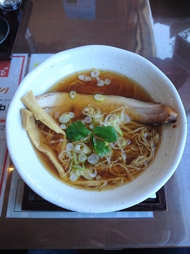 「醤油らーめん 650円 (ラーパス特典で500円)」@麺工房 かなでの写真