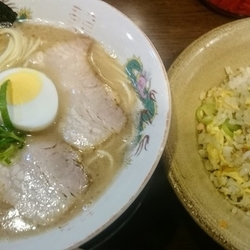 半チャンラーメン（１０００円）