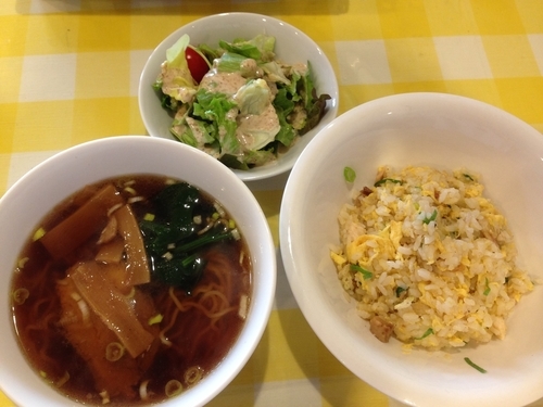 「Ｂランチ（ラーメンとご飯もののセット）」@Magic's kitchenの写真