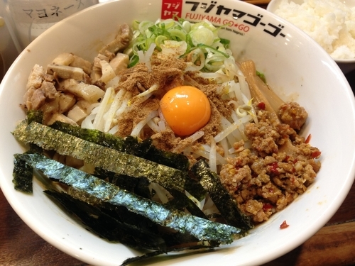 「王道のまぜそば ¥840」@つけ麺・ラーメン フジヤマ55 大須総本店の写真