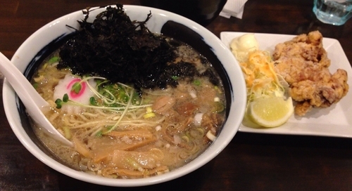 「あおいラーメン＋唐揚げ(2ケ)＋半ライス」@麺屋 あおいの写真